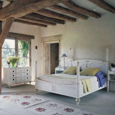 Как эффектно оформить спальню в сельском стиле Прованс?