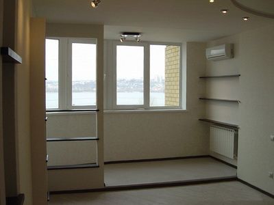 Как правильно расширить комнату за счет прилегающего балкона?